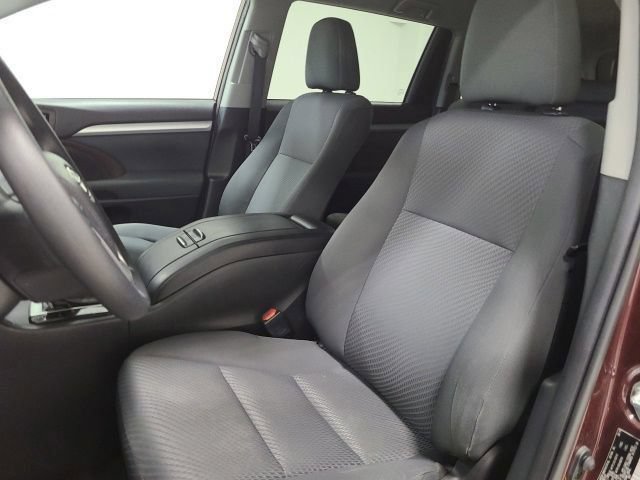 Certified 2019 Toyota Highlander LE FWD image 19