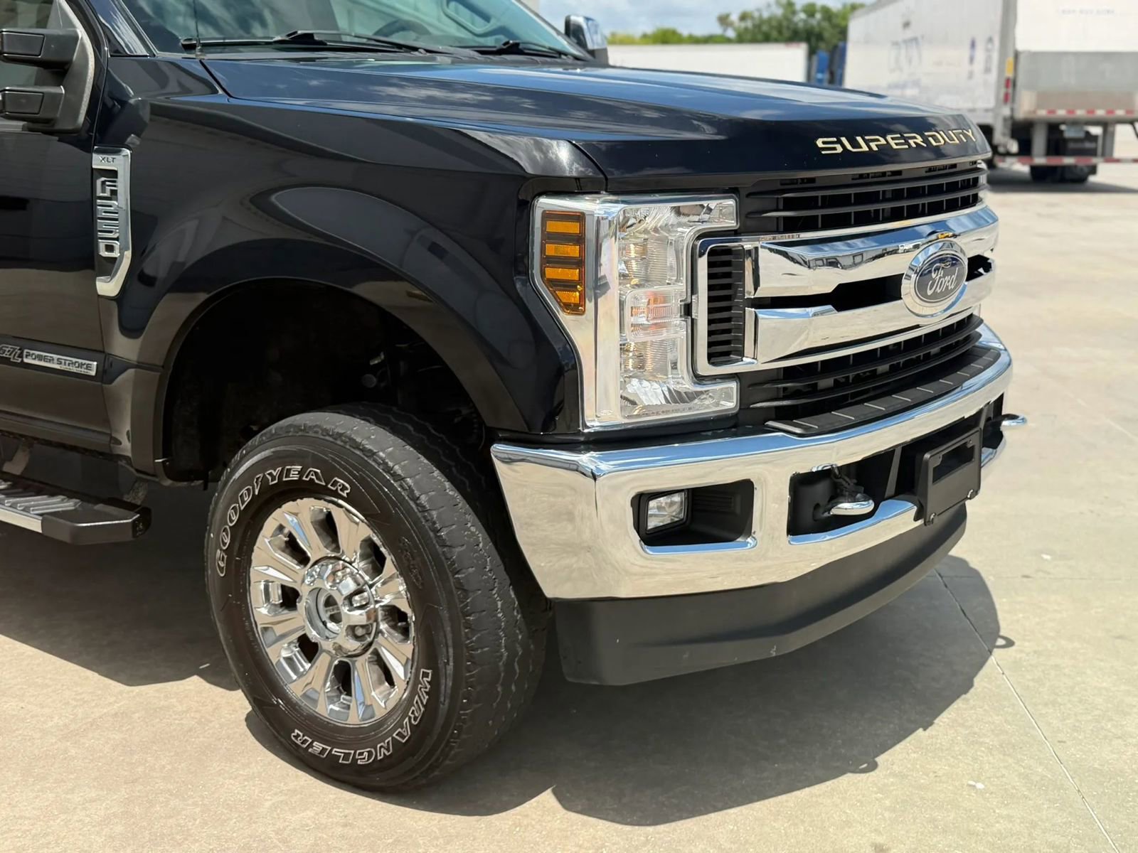 Used 2019 Ford F250 XLT w/ XLT Premium Package AWD/4WD image 5