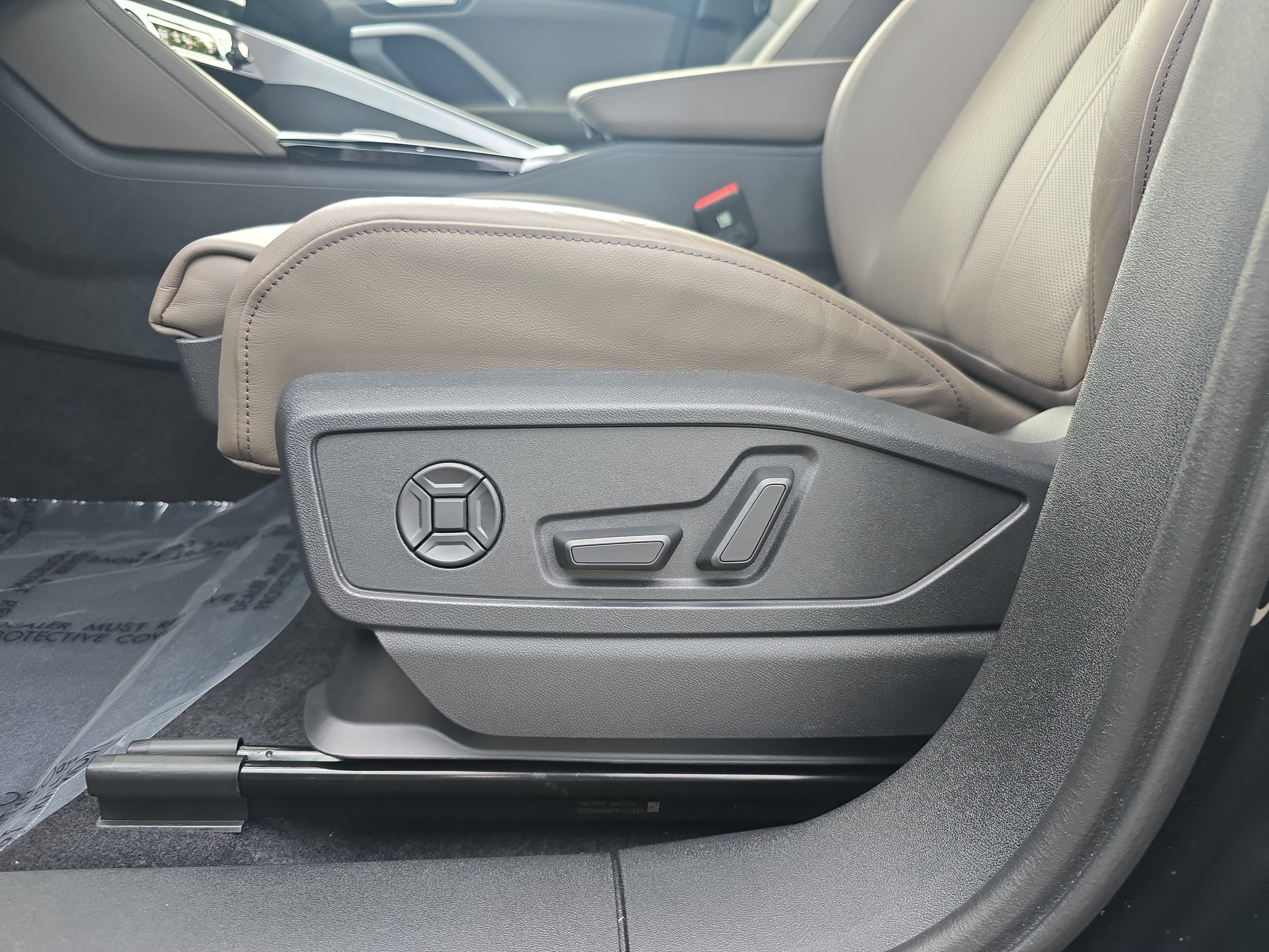 Certified 2025 Audi Q5 Premium Plus w/ Premium Plus AWD/4WD image 25