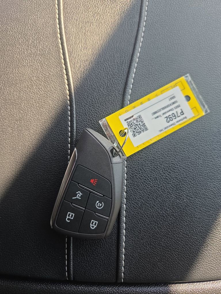 Certified 2025 Chevrolet Traverse LT w/ Sun and Wheel Package AWD/4WD image 25