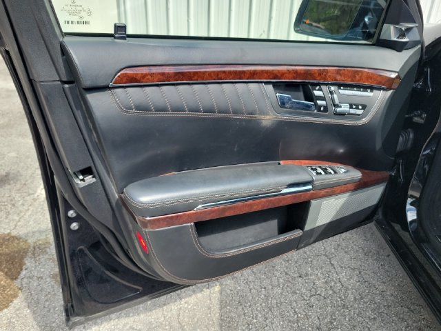 Used 2013 Mercedes-Benz S 600 image 24