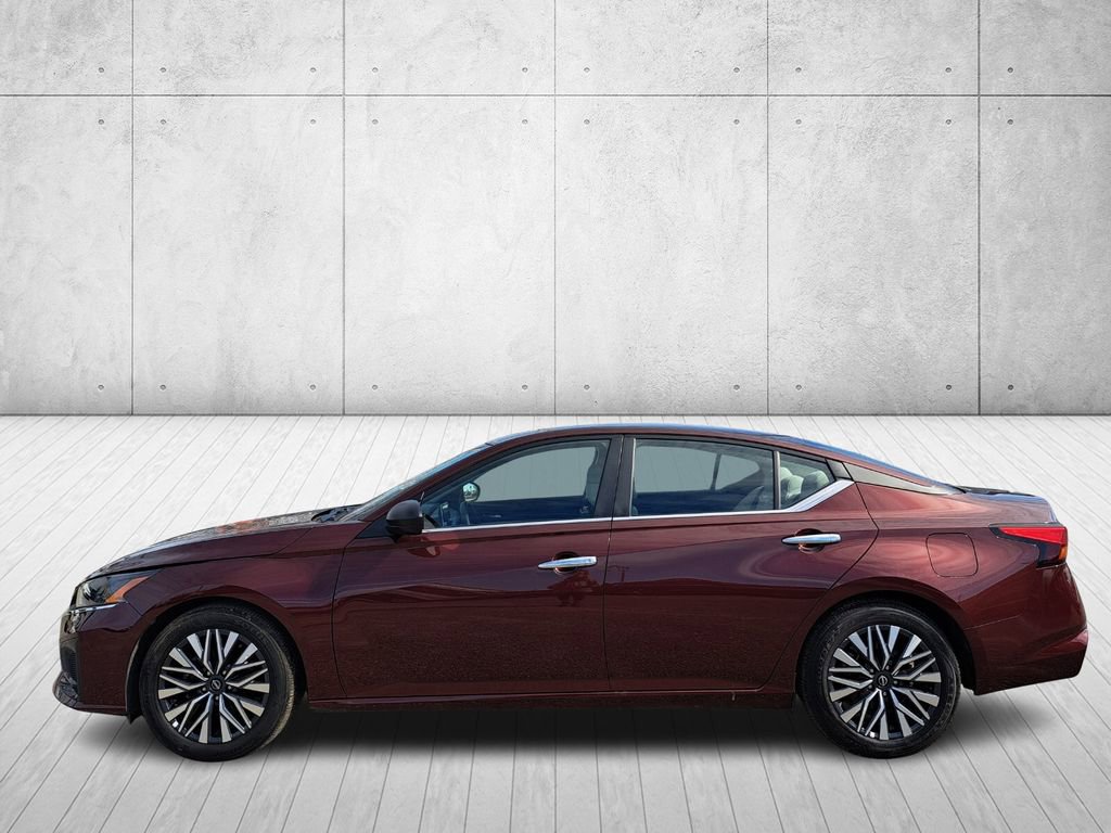 Used 2025 Nissan Altima 2.5 SV image 8