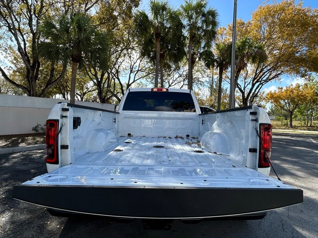 Used 2026 RAM 3500 Tradesman w/ Chrome Appearance Group image 40