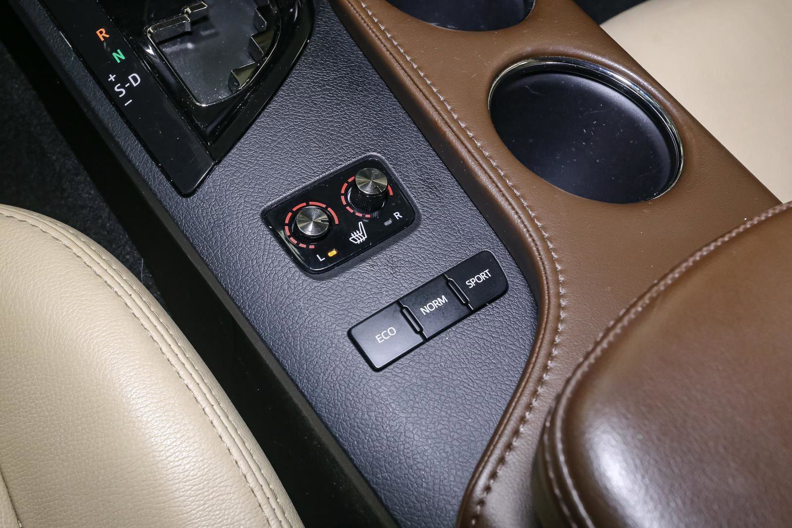 Used 2017 Toyota Avalon XLE w/ Carpet Mat Package image 36