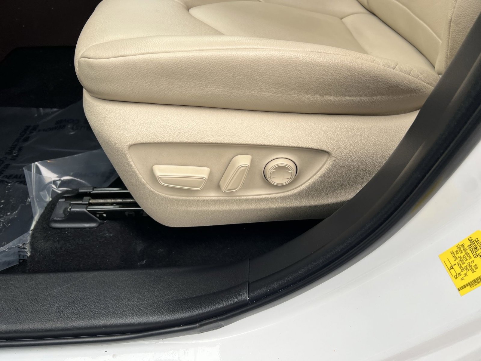 Used 2022 Toyota Highlander XLE image 14