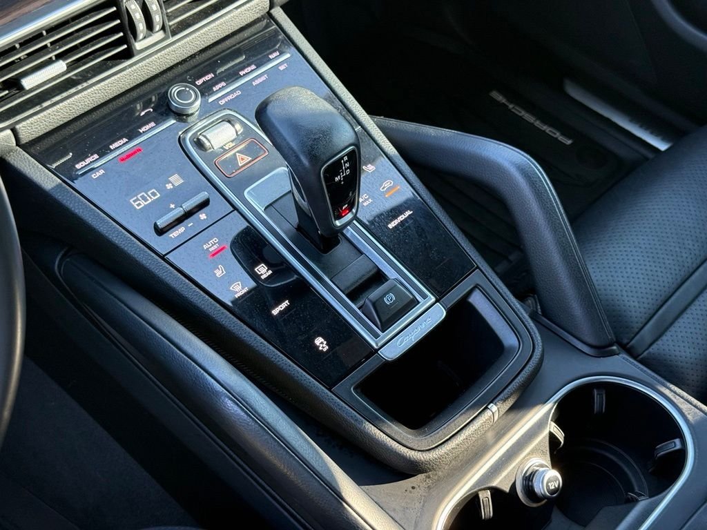 Used 2021 Porsche Cayenne AWD/4WD image 36