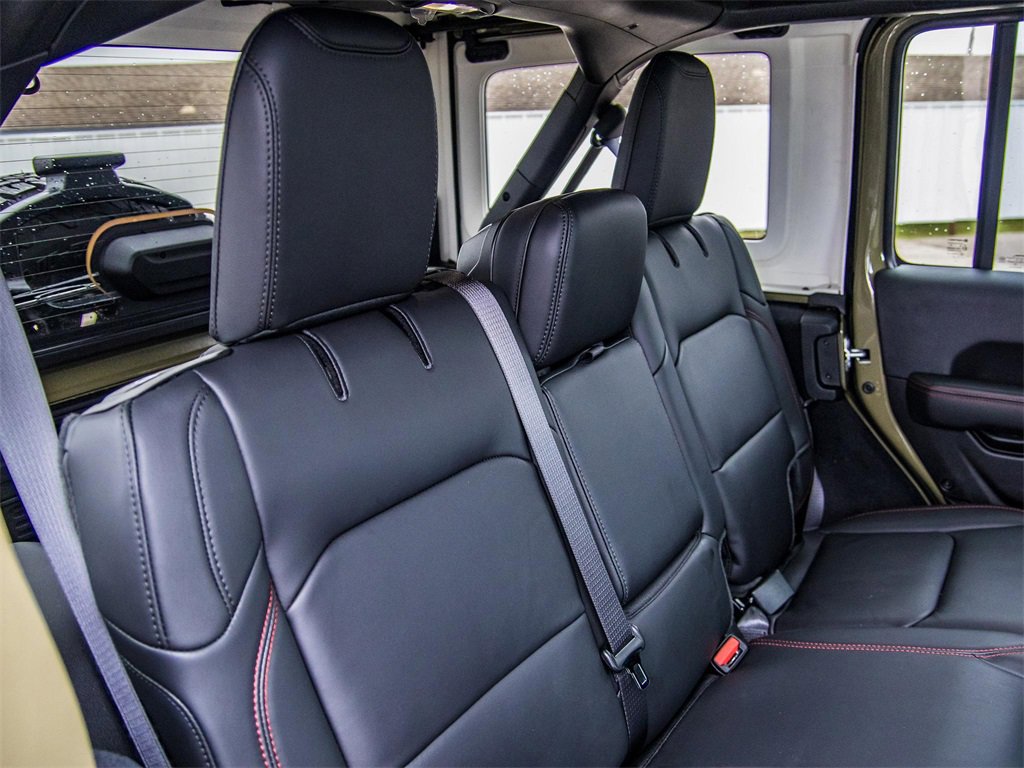 Used 2025 Jeep Wrangler Unlimited Rubicon image 28