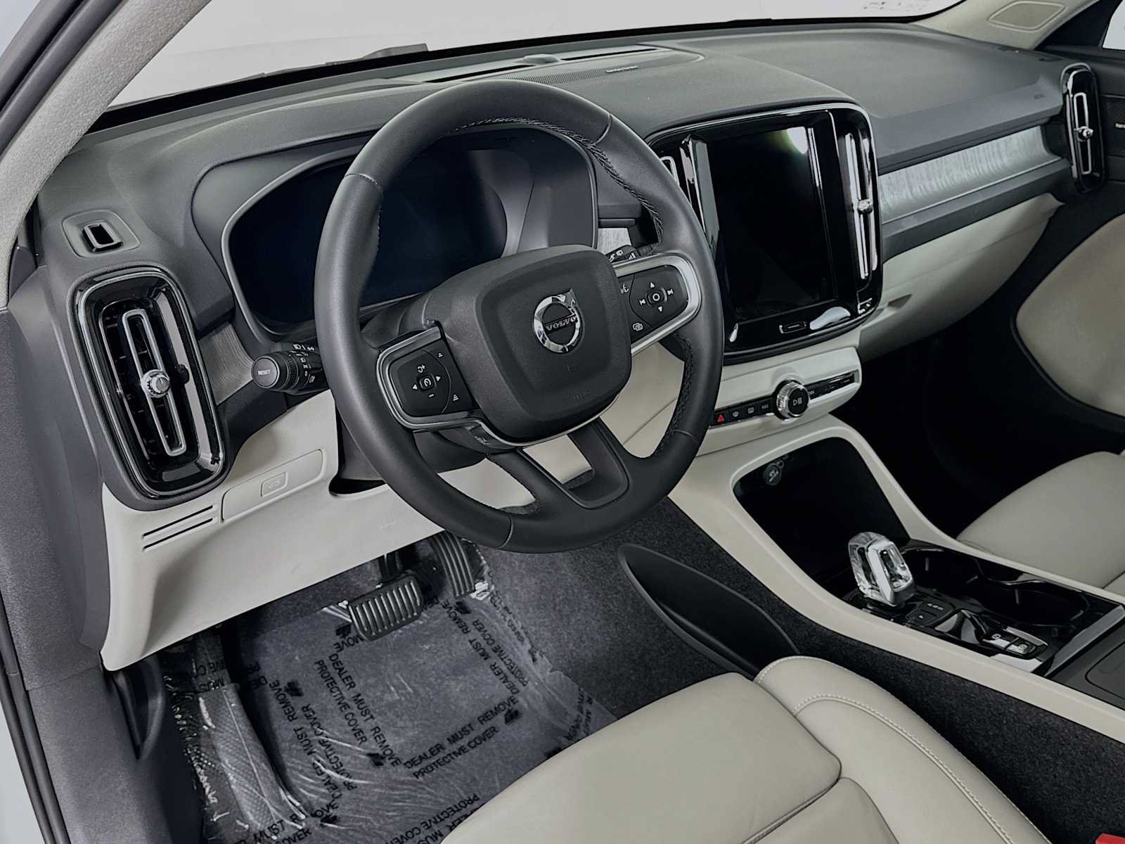 Used 2026 Volvo XC40 B5 Ultra w/ Climate Package AWD/4WD image 9