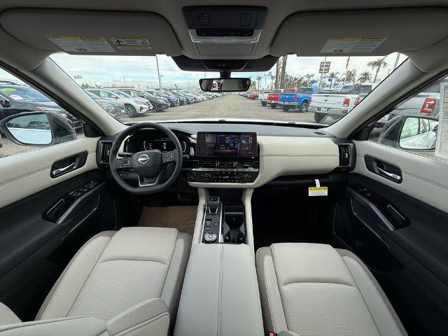 New 2026 Nissan Pathfinder SL image 14