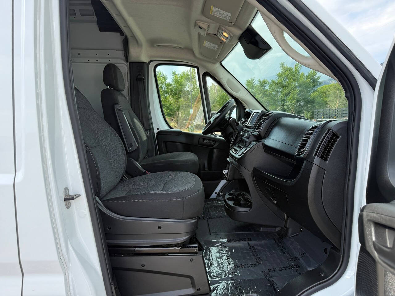 Used 2025 RAM ProMaster 2500 w/ Convenience Group FWD image 20