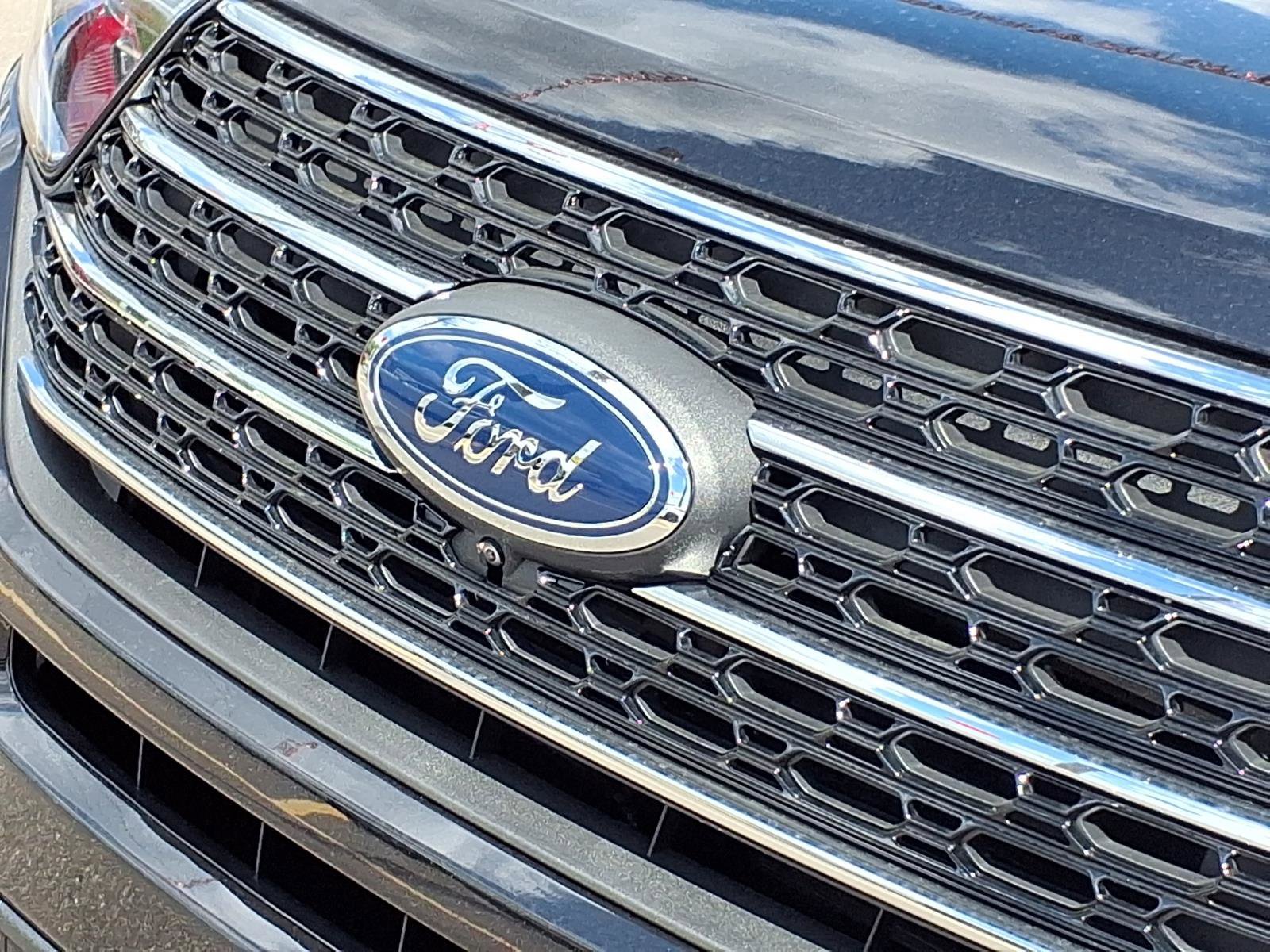 Used 2024 Ford Explorer XLT w/ Equipment Group 202A AWD/4WD image 33