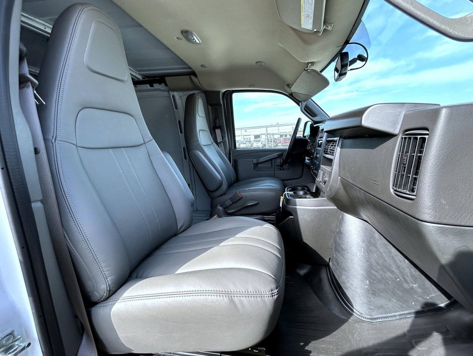 New 2025 Chevrolet Express 2500 Work Van w/ Safety Package RWD image 15