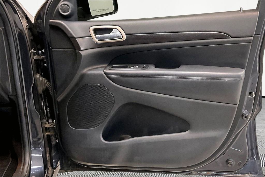 Used 2014 Jeep Grand Cherokee Altitude image 28