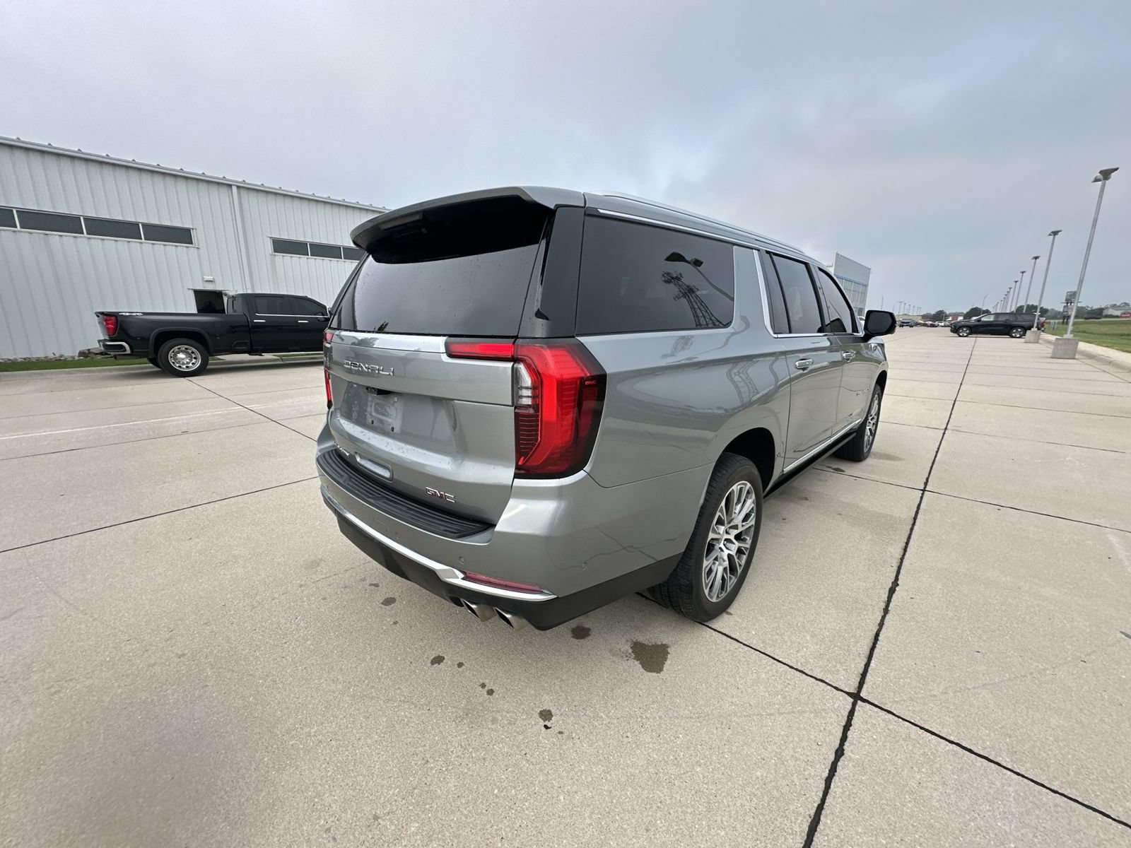 Certified 2025 GMC Yukon XL Denali w/ Denali Reserve Package AWD/4WD image 14