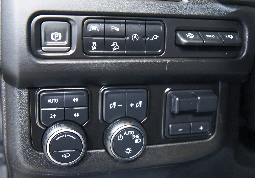 Used 2021 Chevrolet Suburban High Country AWD/4WD image 19