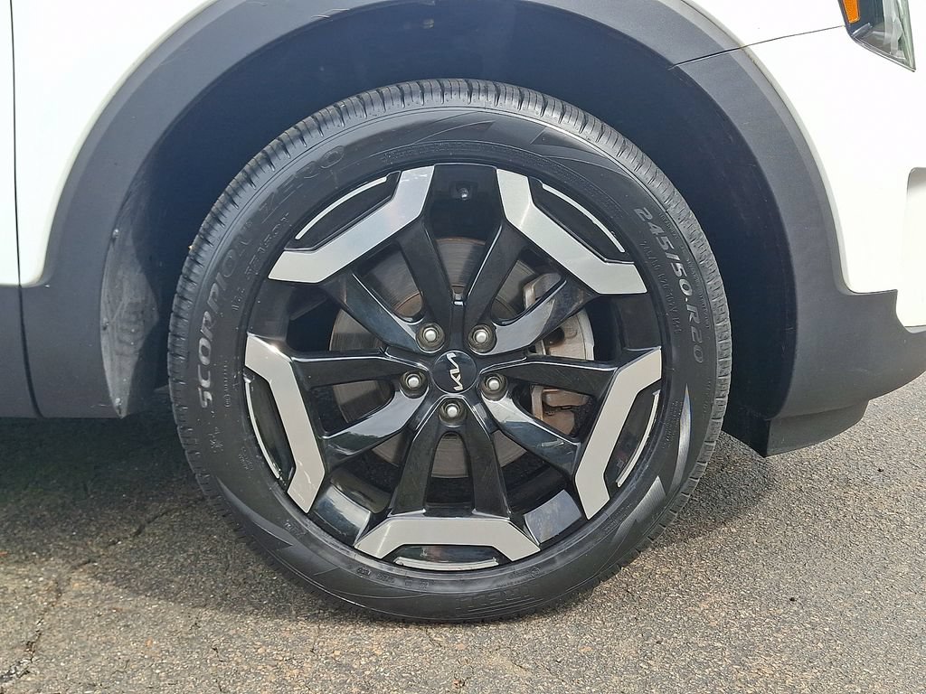 Certified 2023 Kia Telluride S w/ S Sunroof Package AWD/4WD image 8