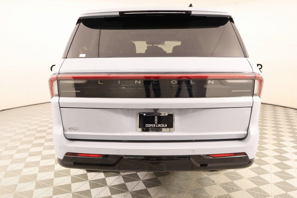 New 2025 Lincoln Navigator Reserve image 23