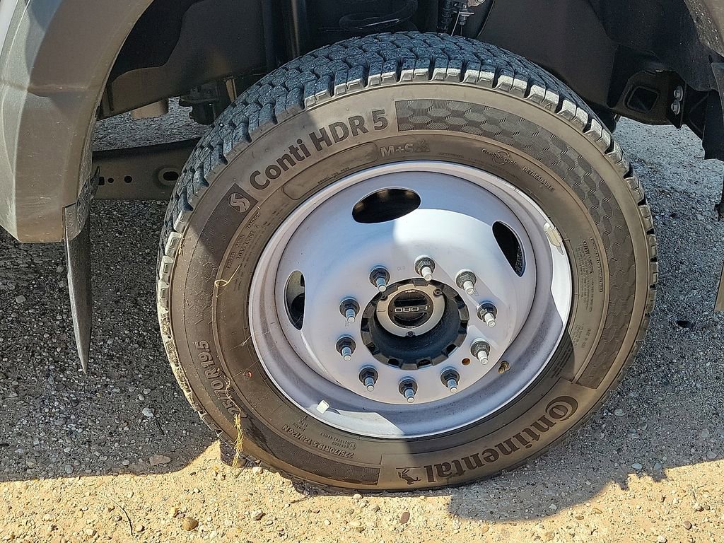 New 2025 Ford F550 4x4 SuperCab Super Duty image 13