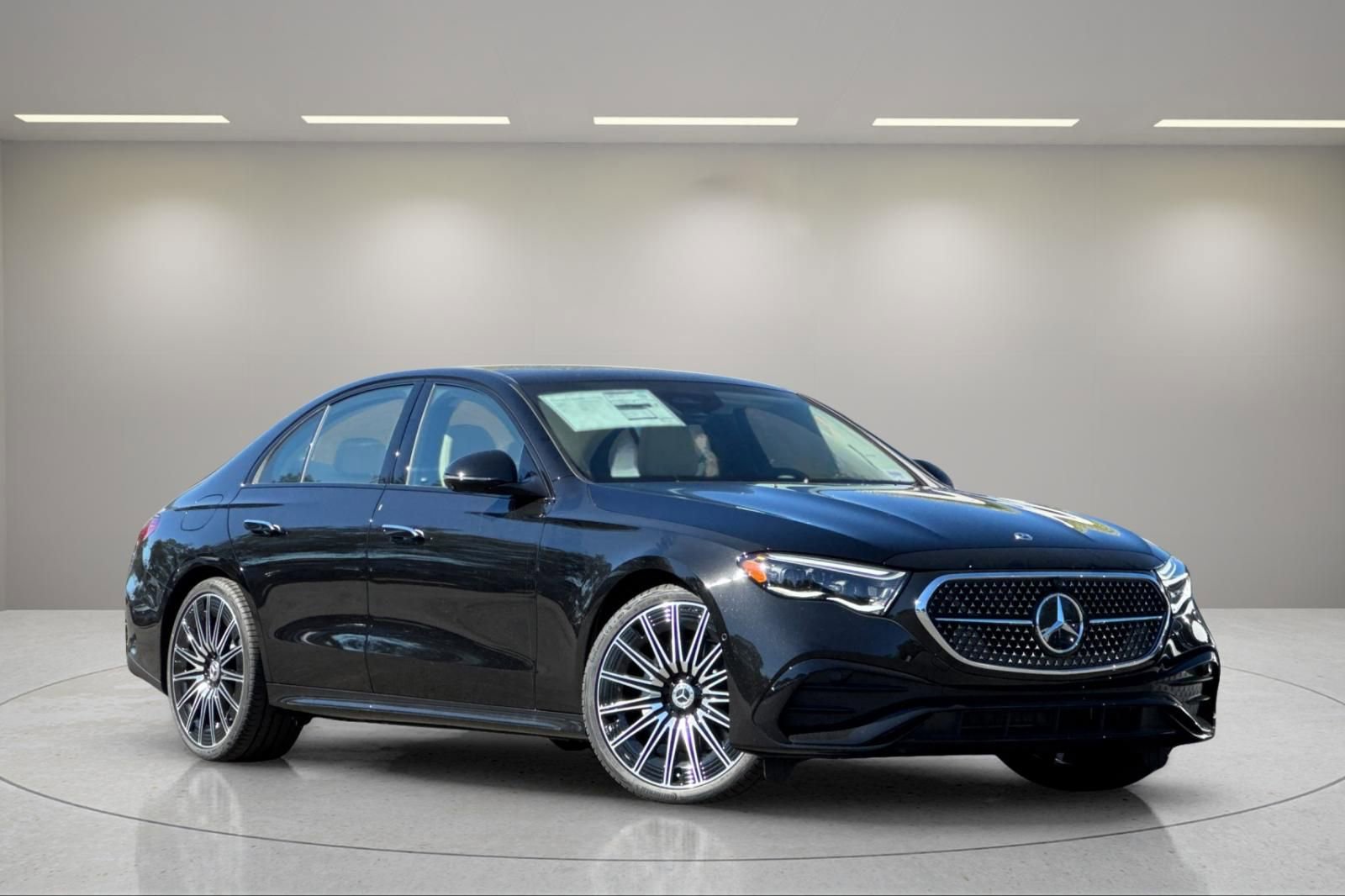New 2026 Mercedes-Benz E 350 4MATIC Sedan image 2