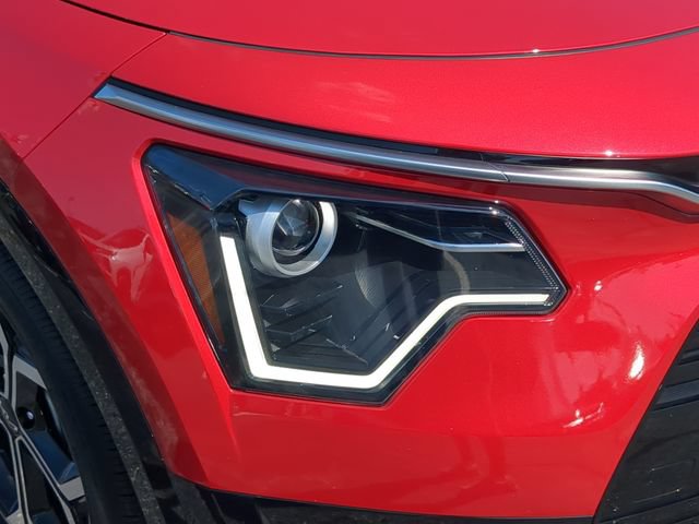 Used 2024 Kia Niro EX Touring FWD image 9