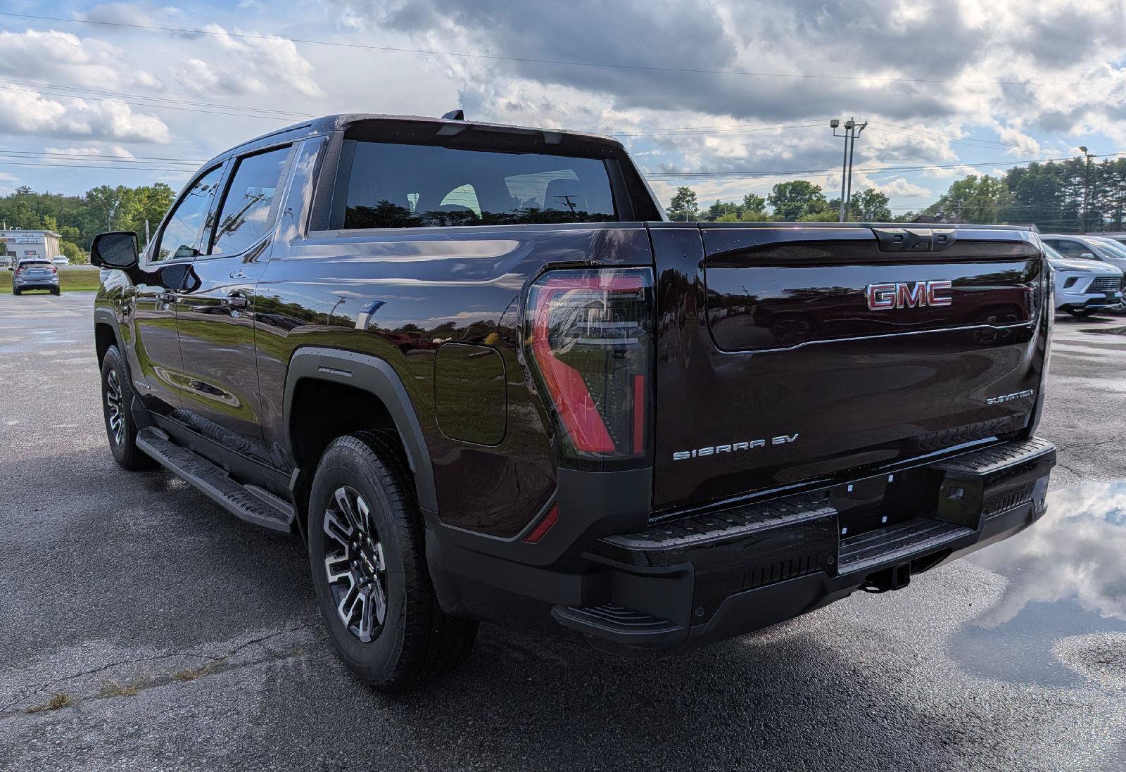 Used 2026 GMC Sierra EV Elevation AWD/4WD image 8