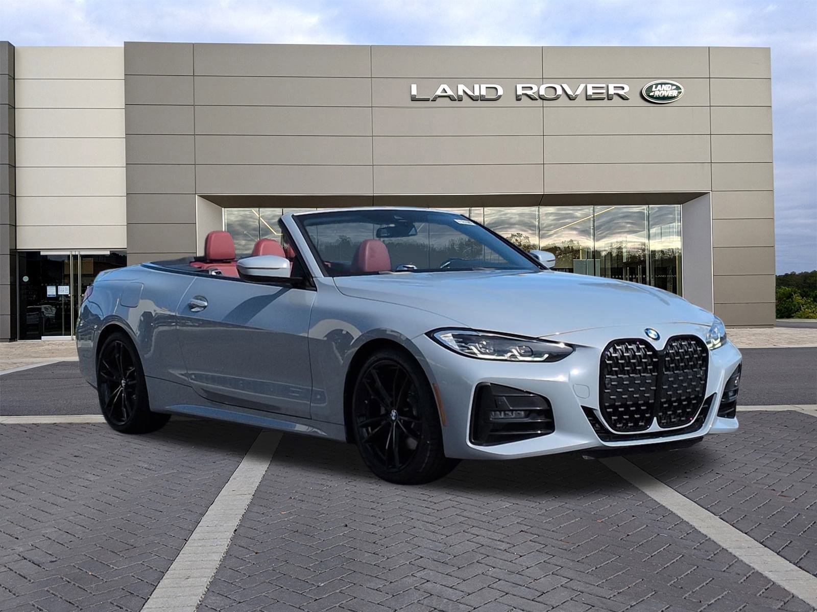 Used 2023 BMW 430i Convertible w/ M Sport Package image 3