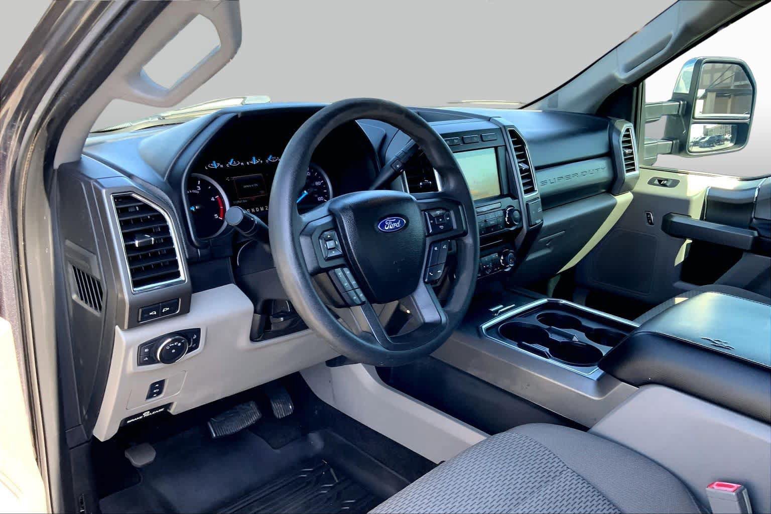 Used 2018 Ford F250 XLT w/ XLT Premium Package AWD/4WD image 16
