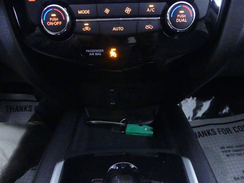 Used 2015 Nissan Rogue SL w/ SL Premium Package AWD/4WD image 15