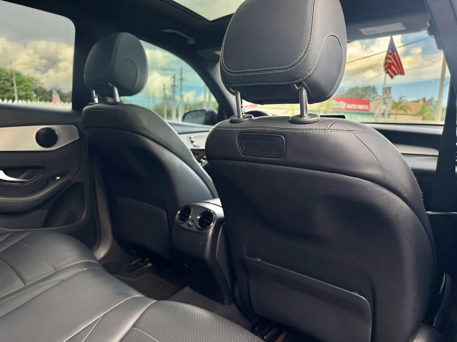 Used 2019 Mercedes-Benz GLC 300 image 30