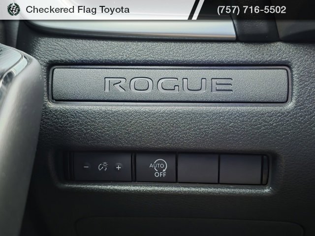 Used 2023 Nissan Rogue S image 22