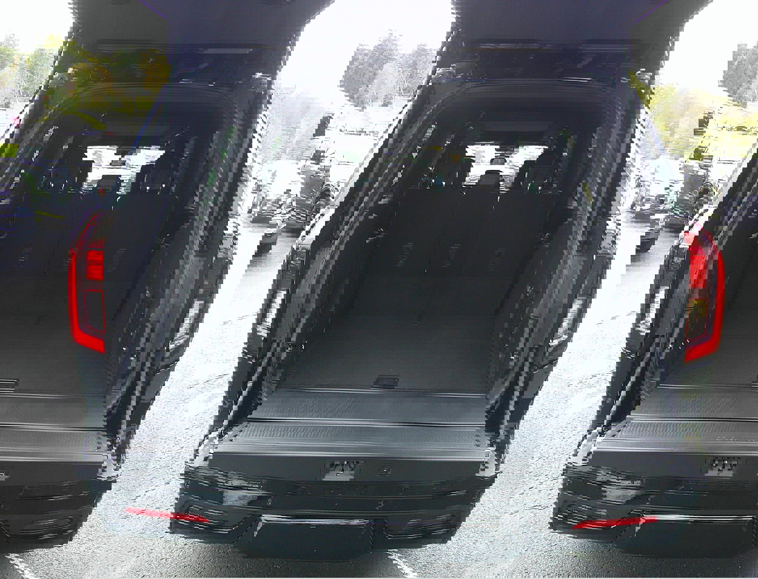 New 2025 Ford Expedition Max Platinum image 9