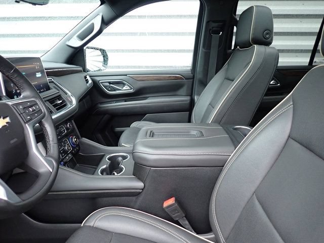 Used 2024 Chevrolet Tahoe Premier w/ Premium Package AWD/4WD image 17