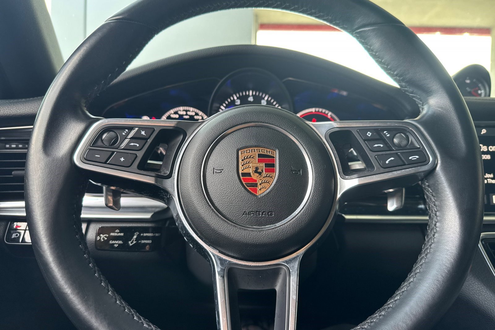 Used 2018 Porsche Panamera 4 image 16