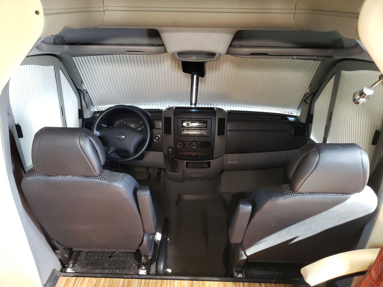 Used 2008 Freightliner Sprinter 3500 RWD image 45