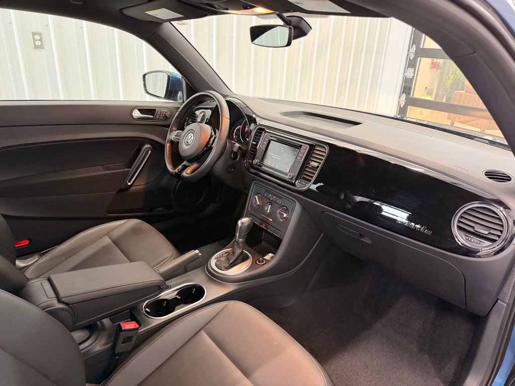 Used 2018 Volkswagen Beetle S image 13