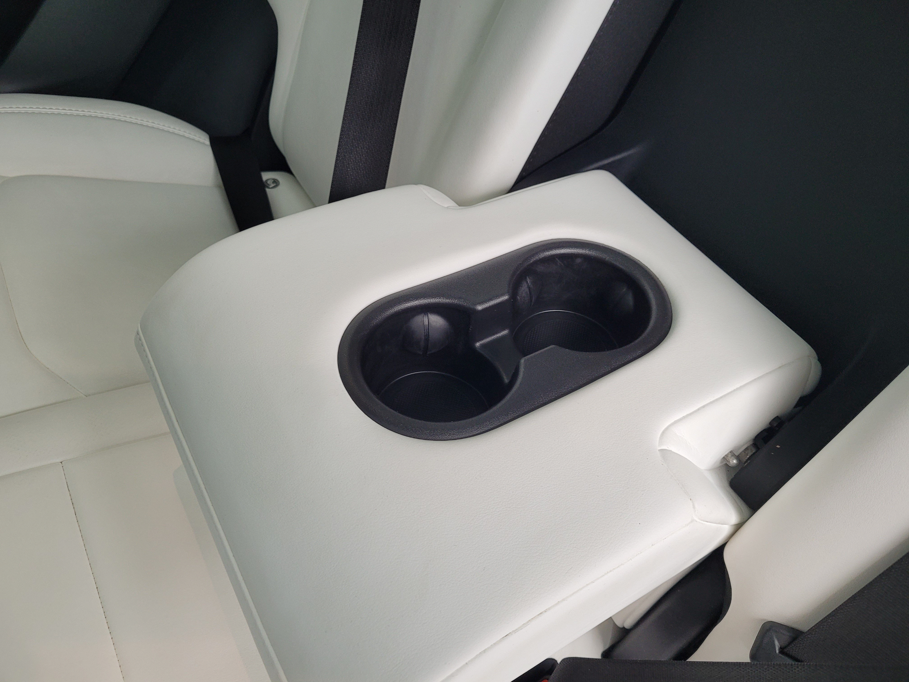 Used 2022 Tesla Model Y Long Range AWD/4WD image 17
