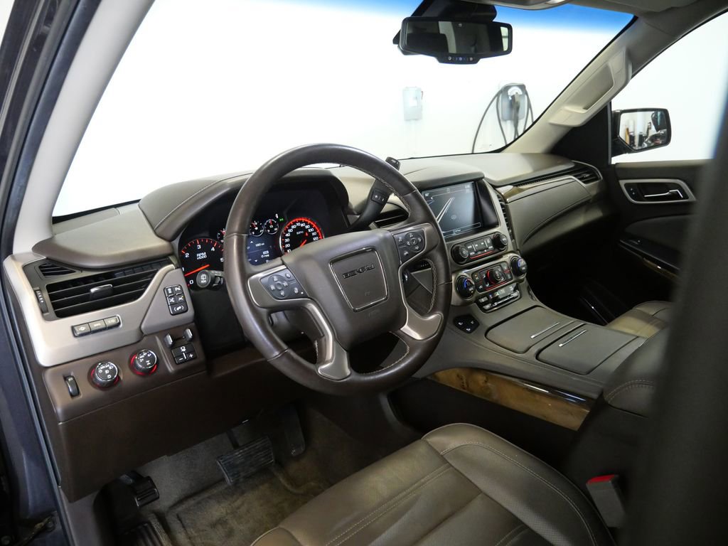 Used 2016 GMC Yukon Denali w/ Open Road Package AWD/4WD image 13
