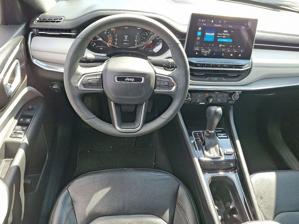 Used 2023 Jeep Compass Limited image 12