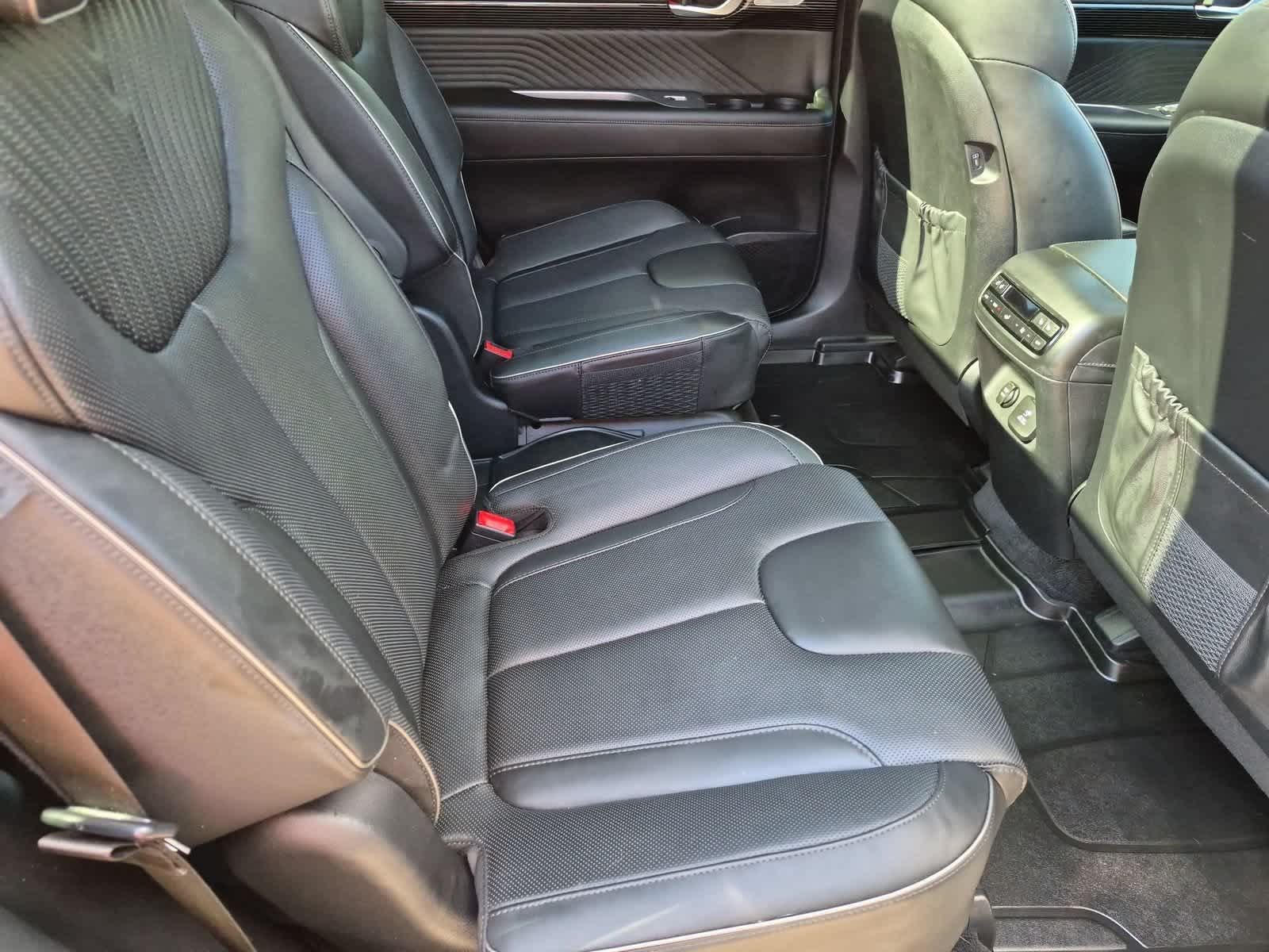 Used 2024 Hyundai Palisade Calligraphy AWD/4WD image 21