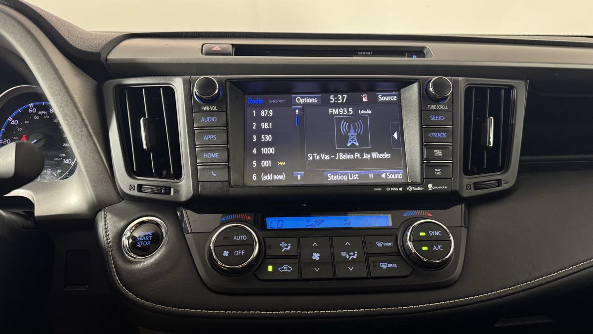 Used 2016 Toyota RAV4 Limited AWD/4WD image 25