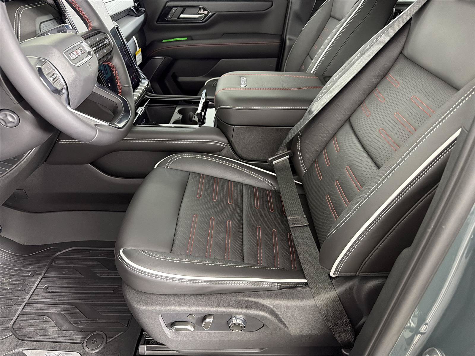 New 2026 GMC Yukon AT4 Ultimate AWD/4WD image 7