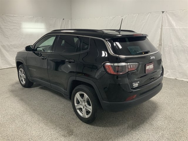 Used 2023 Jeep Compass Latitude image 7
