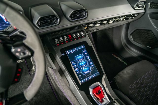 Used 2021 Lamborghini Huracan EVO RWD image 20