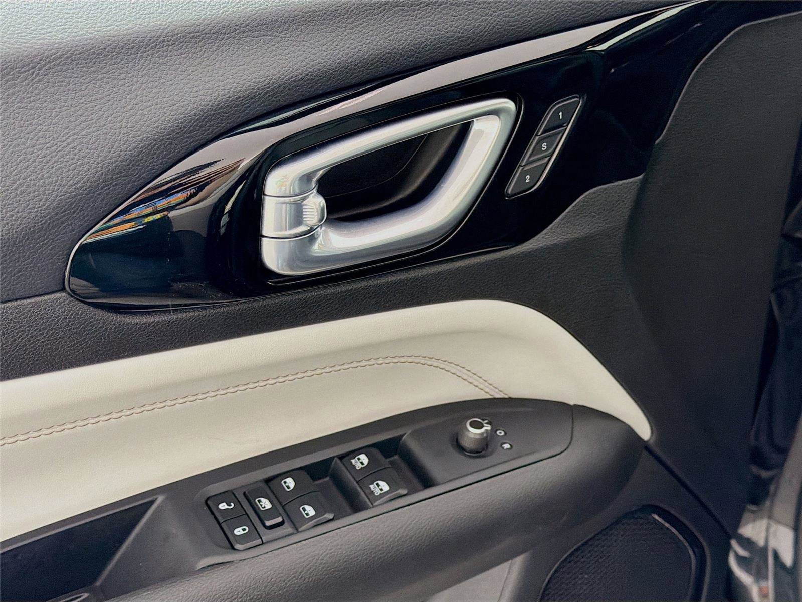 Used 2025 Jeep Compass Limited w/ Elite Group image 20