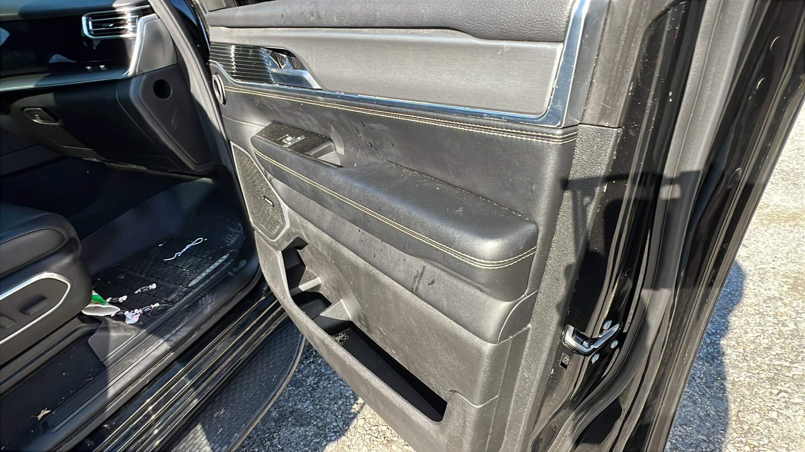 Used 2023 Jeep Wagoneer Series II image 19