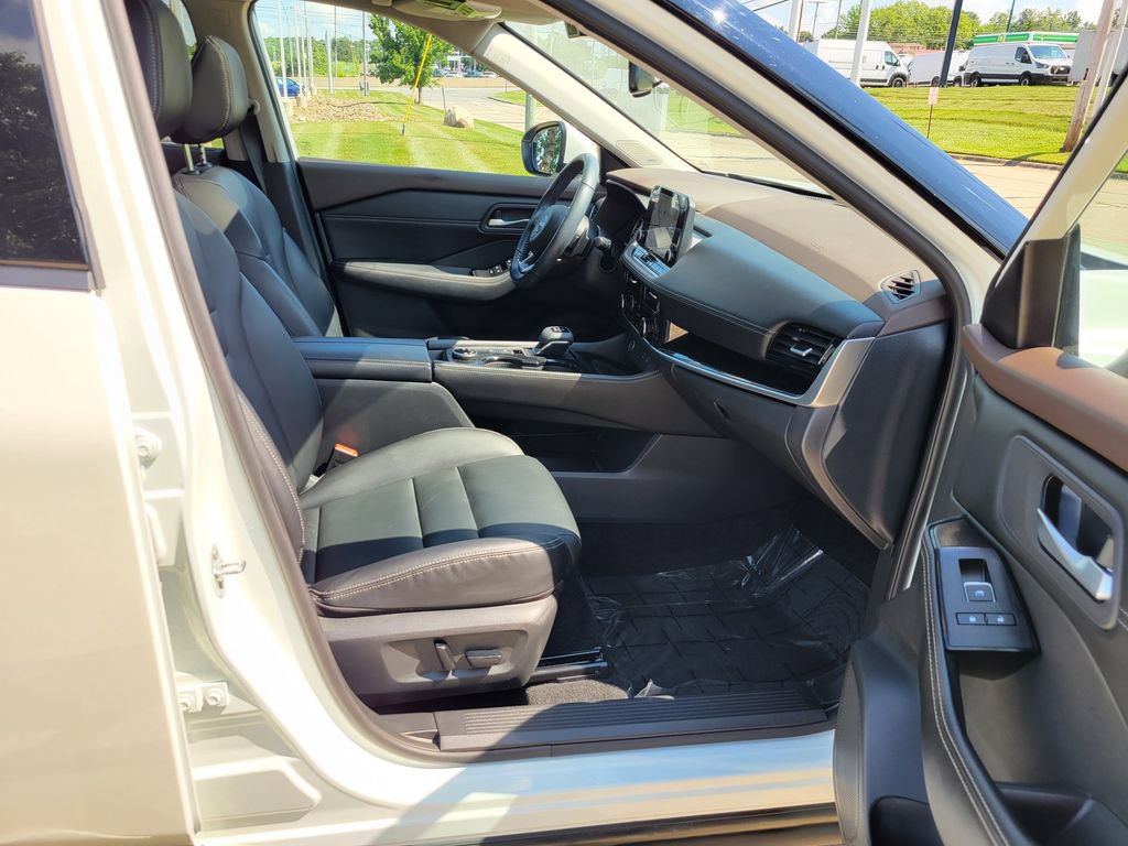 Certified 2023 Nissan Rogue SL w/ SL Premium Package AWD/4WD image 52