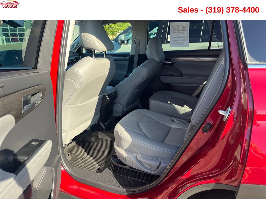 Used 2023 Toyota Highlander Limited AWD/4WD image 23