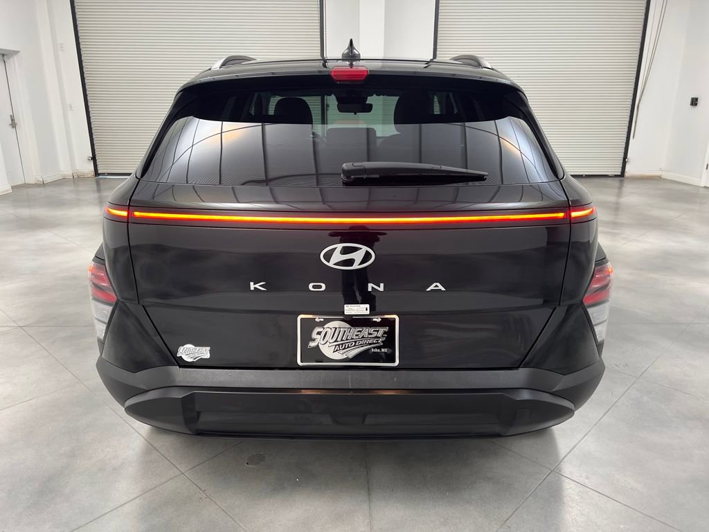 Used 2025 Hyundai Kona SEL image 6