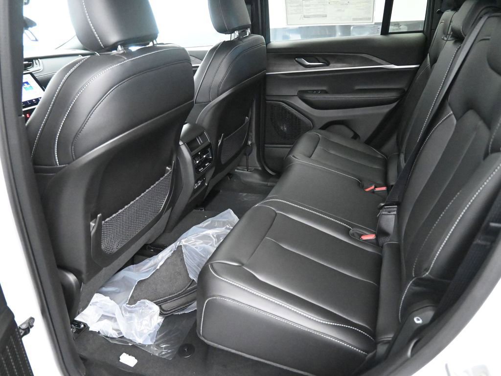 New 2025 Jeep Grand Cherokee Limited w/ Trailer Tow Package image 12