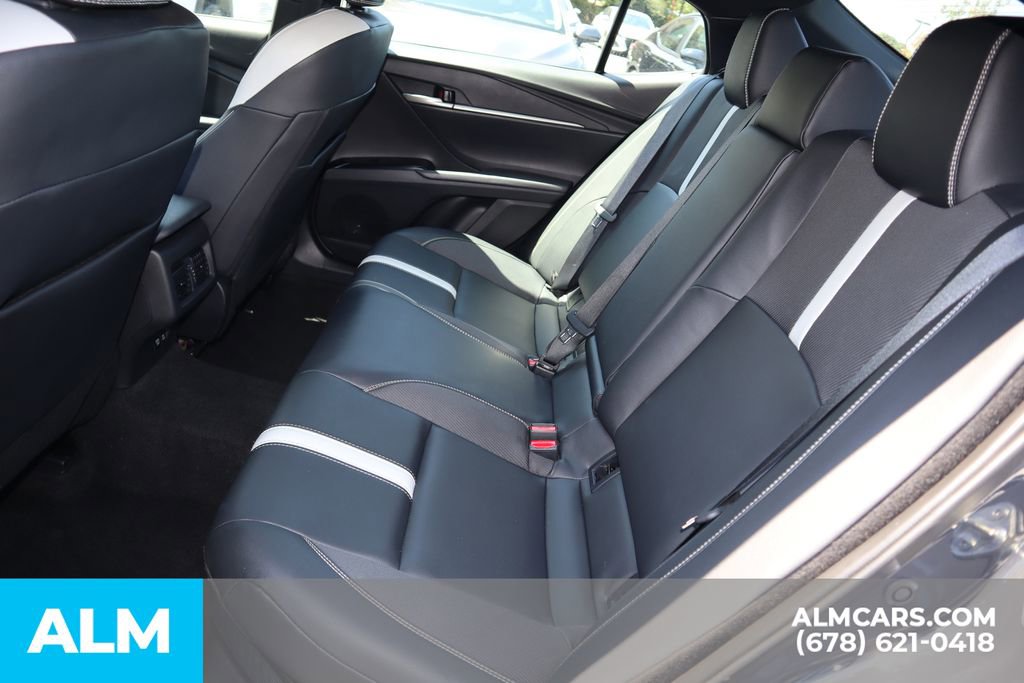 Used 2025 Toyota Camry SE image 17